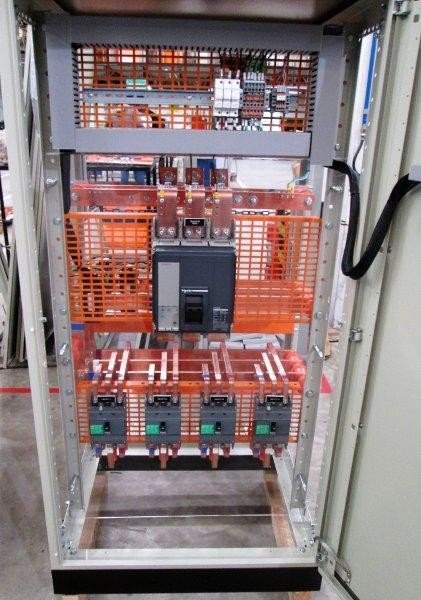Painéis elétricos no interior de sp
